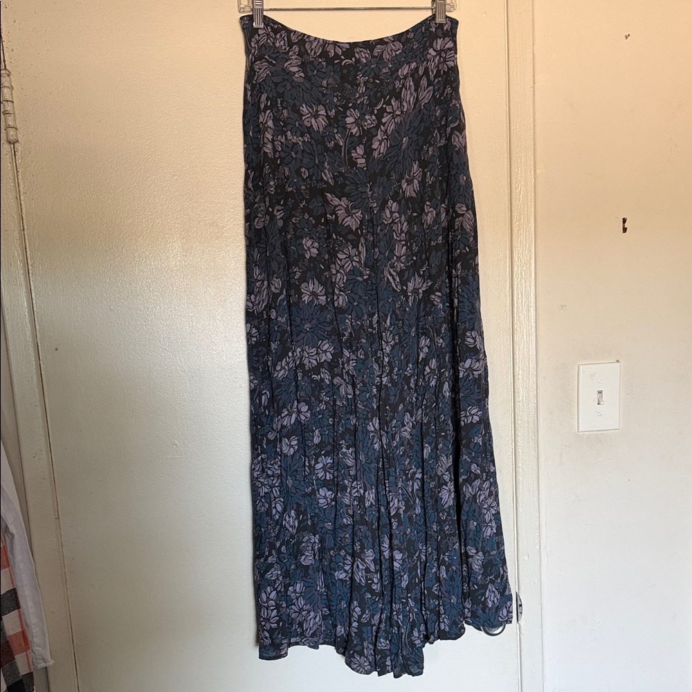 Free People Size 10 Navy Maxi Wide Leg Pants with Lavender Floral Print